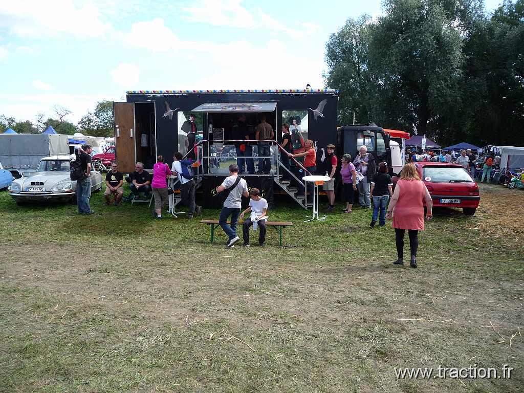 2014_Lipsheim (45).JPG - 33ème Bourse d'échange à Lipsheim, le stand " Flammekueche "